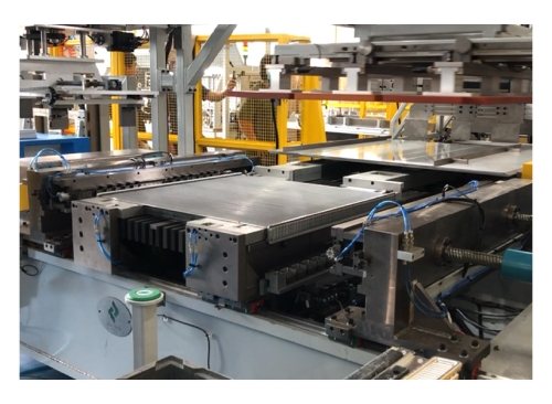 自动组装机-重卡散热器/中冷器